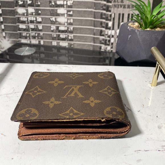 Authentic Louis Vuitton Monogram Marco Wallet - Picture 10 of 11